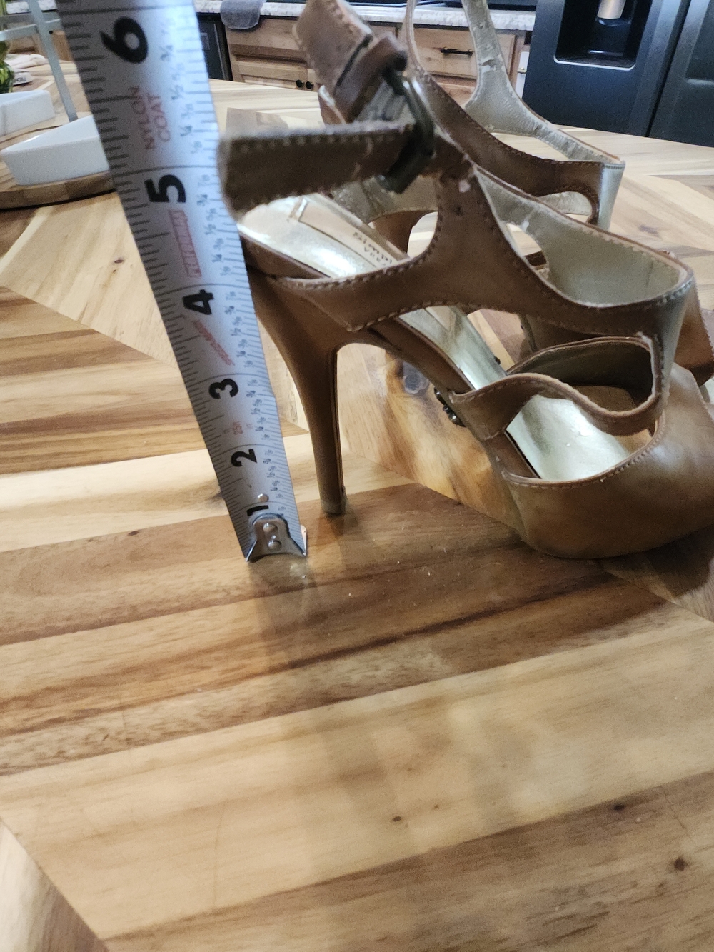 Simply Vera Vera Wang Brown Strappy Platform Heels